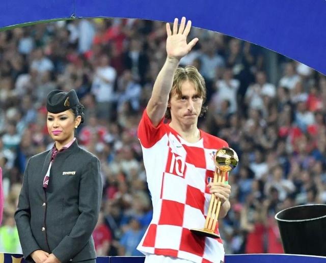 孔蒂：欧冠是完全不同的世界，我们的目标是比法兰克福多进1个（孔蒂：欧冠是另一个世界，我们只求比法兰克福多进一球）