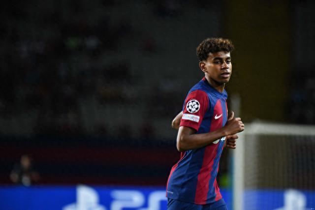 挪威球迷高呼世界杯夺冠，哈兰德：冷静，冷静，我们拭目以待（挪威球迷高喊冲击世界杯冠军，哈兰德回应：保持冷静，拭目以待）