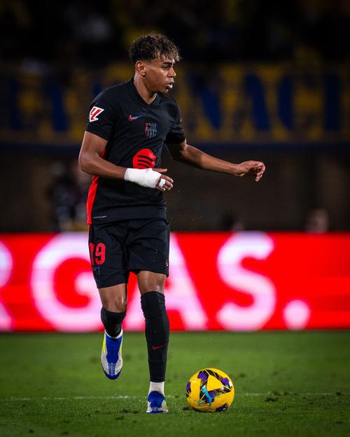 2025意大利足球盛典评最佳阵：劳塔罗领衔，国米5人入选（2025意大利足球盛典最佳阵容揭晓：劳塔罗领衔，国米五人上榜）