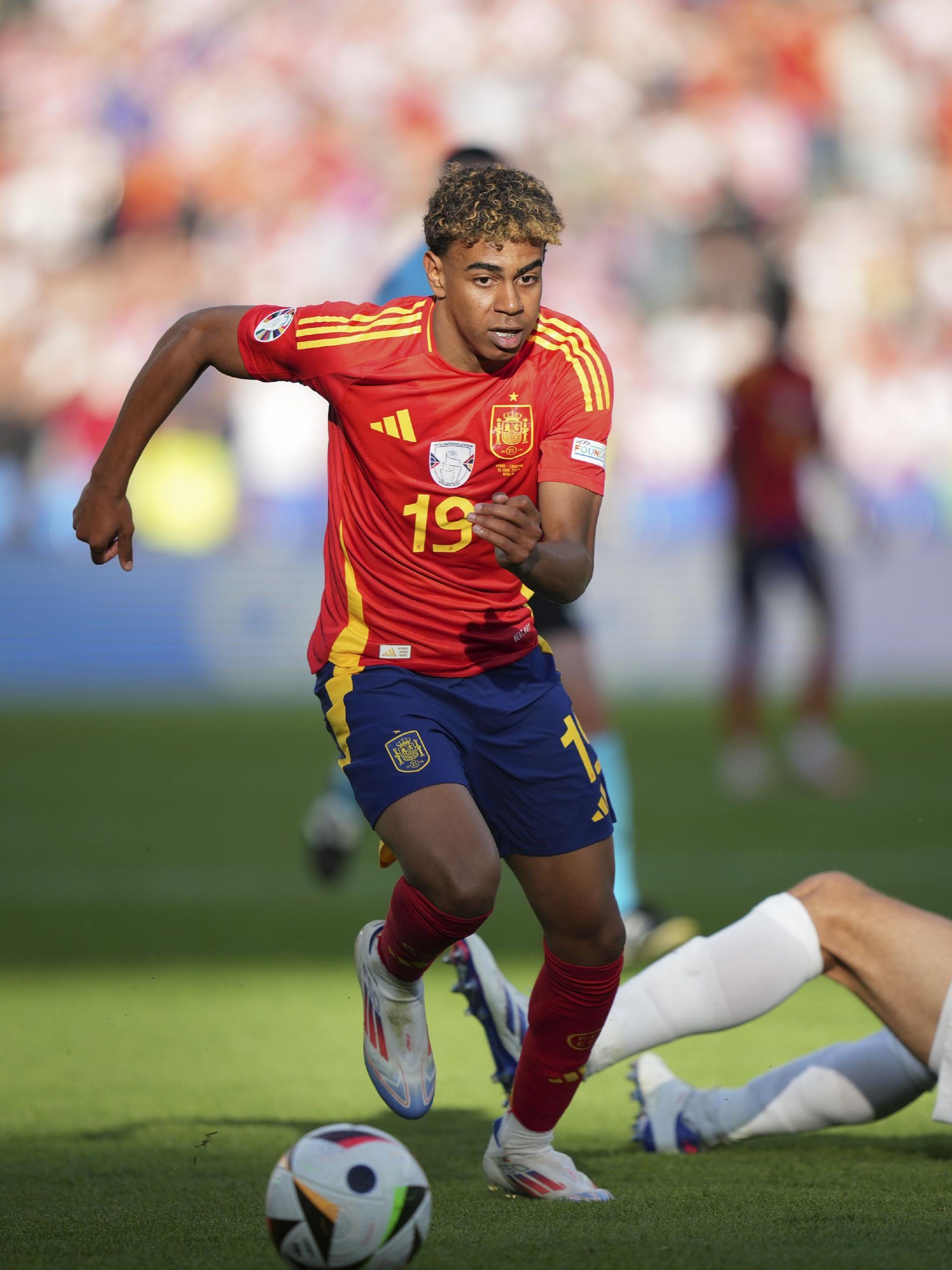 NBA：湖人险胜火箭 詹姆斯砍下38分（詹姆斯轰38分 湖人险取火箭）